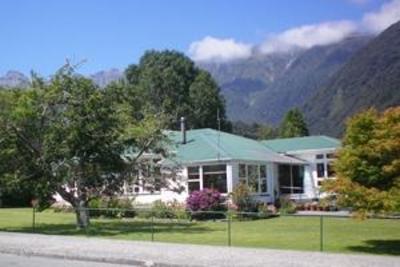 фото отеля Rainforest Motel Fox Glacier