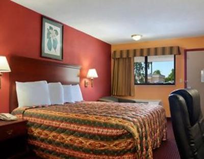 фото отеля Travelodge Hotel Cleveland Willoughby