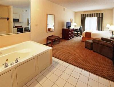 фото отеля Holiday Inn Express Hotel & Suites Camden (Arkansas)
