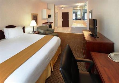 фото отеля Holiday Inn Express Hotel & Suites Camden (Arkansas)