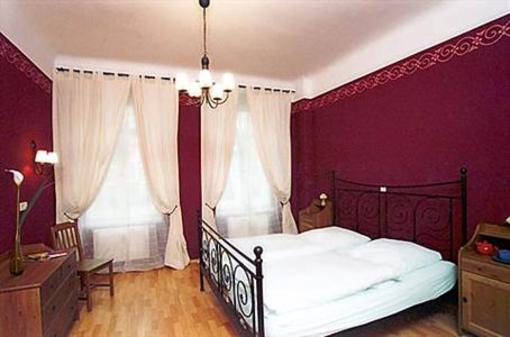 фото отеля Hostel Louise 20