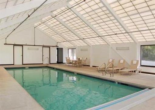 фото отеля Econo Lodge Inn & Suites Augusta (Maine)