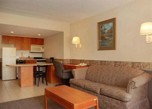 фото отеля Econo Lodge Inn & Suites Augusta (Maine)