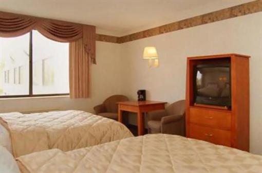 фото отеля Econo Lodge Inn & Suites Augusta (Maine)