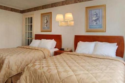 фото отеля Econo Lodge Inn & Suites Augusta (Maine)