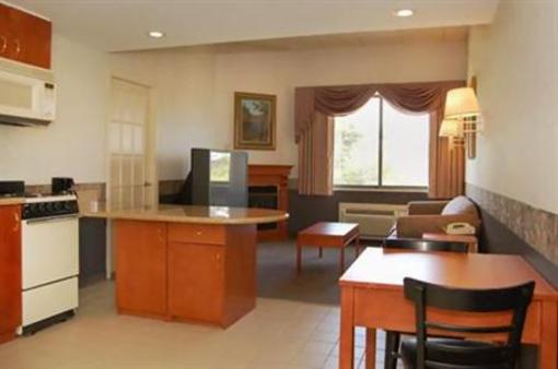 фото отеля Econo Lodge Inn & Suites Augusta (Maine)
