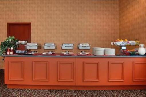 фото отеля Econo Lodge Inn & Suites Augusta (Maine)