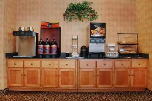фото отеля Econo Lodge Inn & Suites Augusta (Maine)