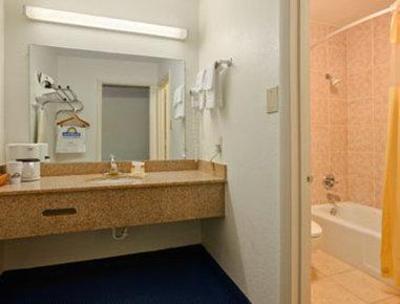 фото отеля Days Inn Airport-Roanoke