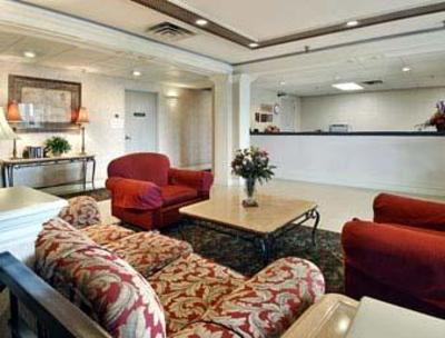 фото отеля Ramada Limited & Suites Airport East Forest Park