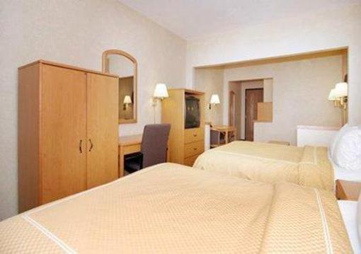 фото отеля Quality Suites Fargo