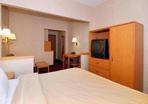 фото отеля Quality Suites Fargo