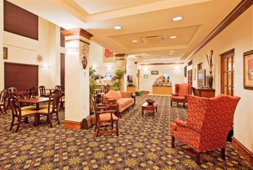 фото отеля Holiday Inn Express & Suites Lucedale
