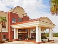 Holiday Inn Express & Suites Lucedale