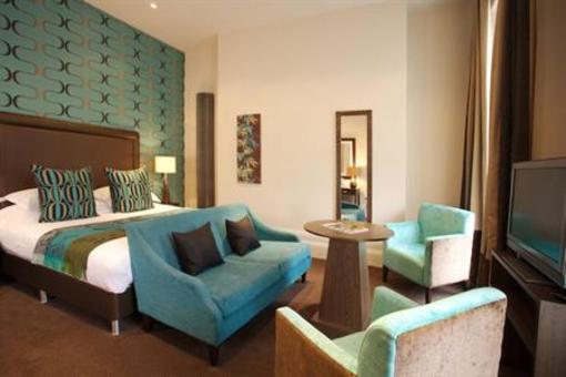 фото отеля The George Hotel Cheltenham