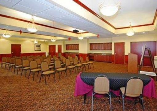 фото отеля Comfort Suites Central