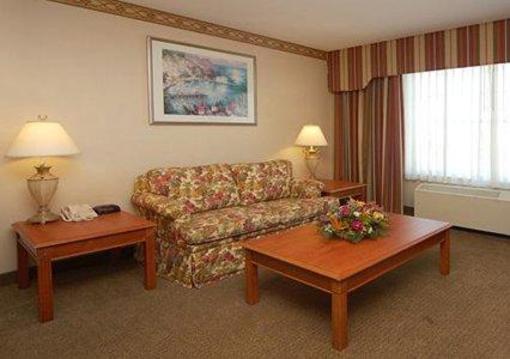 фото отеля Comfort Inn Chelsea (Michigan)