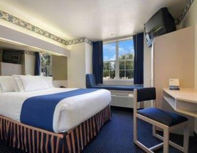 фото отеля Microtel Inn & Suites Ft. Worth South