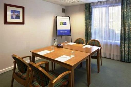 фото отеля Holiday Inn Express Poole