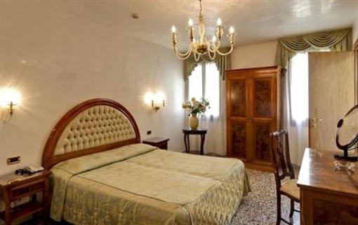 фото отеля Antica Casa Carettoni