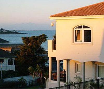 фото отеля Bayside Suites Apartments Cape Town