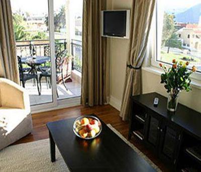 фото отеля Bayside Suites Apartments Cape Town