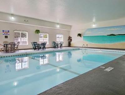 фото отеля Super 8 Motel Iron Mountain
