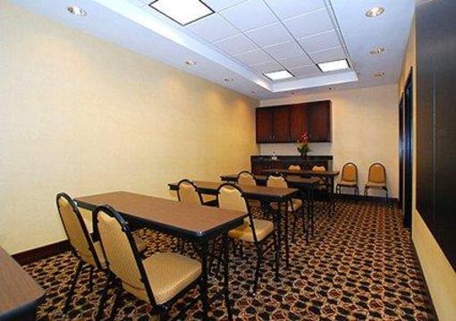 фото отеля Comfort Suites Saraland