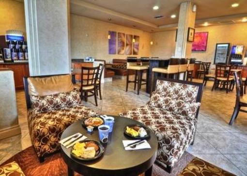 фото отеля Holiday Inn Express San Diego South - Chula Vista