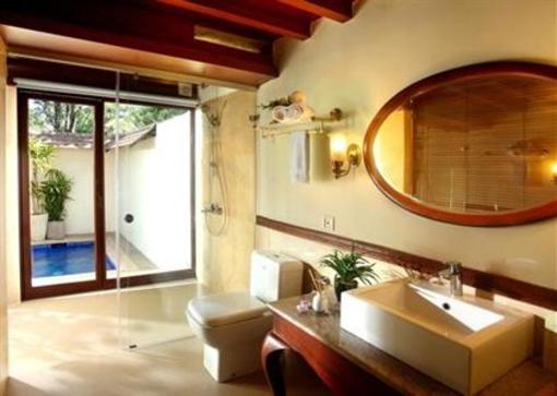 фото отеля Carmelia Haven
