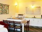 фото отеля Rayland Epsom Motel