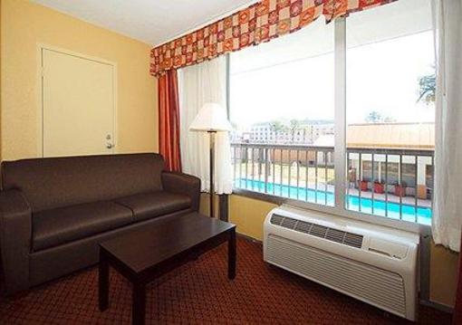 фото отеля Quality Inn & Suites Port Allen