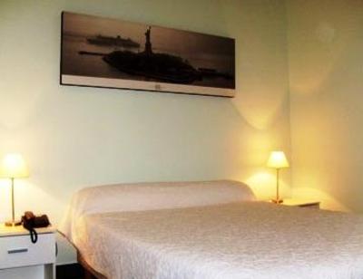 фото отеля Hotel Jeanne d'Arc Limoges