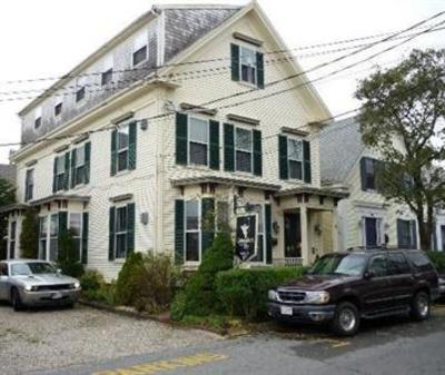 фото отеля Christopher's by the Bay Bed & Breakfast Provincetown