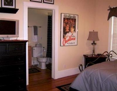 фото отеля Calhoun House Inn & Suites