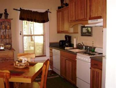 фото отеля Calhoun House Inn & Suites