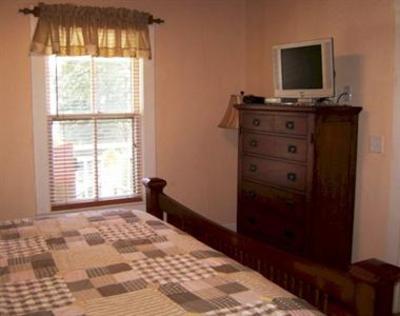 фото отеля Calhoun House Inn & Suites