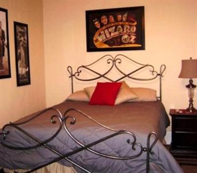 фото отеля Calhoun House Inn & Suites