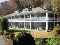 Calhoun House Inn & Suites