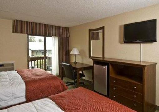 фото отеля Clarion Inn & Suites Lake George