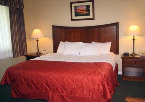 фото отеля Clarion Inn & Suites Lake George
