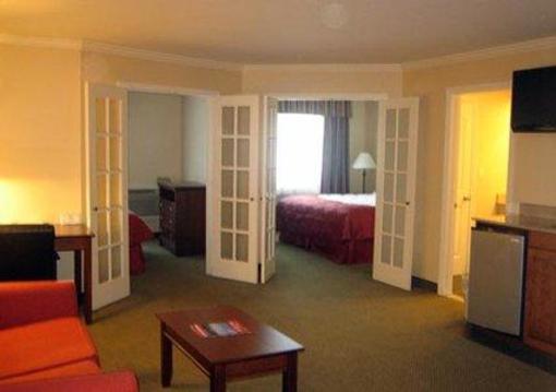 фото отеля Clarion Inn & Suites Lake George