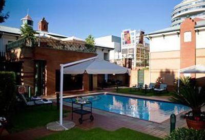 фото отеля Courtyard Hotel Rosebank Johannesburg