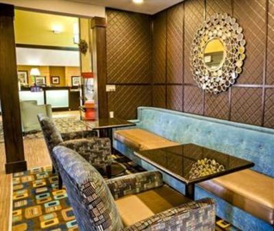 фото отеля Hampton Inn and Suites Cleveland Airport Middleburg Heights