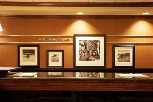 фото отеля Hampton Inn Bryant