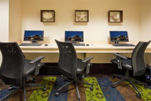 фото отеля The Holiday Inn Express & Suites Marathon