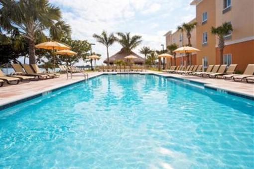 фото отеля The Holiday Inn Express & Suites Marathon