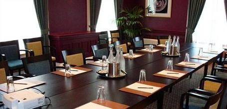 фото отеля Ponsbourne Park Hotel Newgate Street