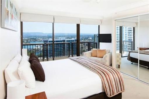 фото отеля Breakfree Longbeach Resort