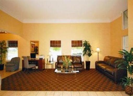 фото отеля Comfort Suites I-240 East-Airport